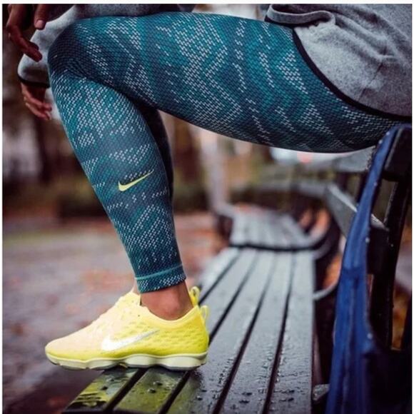 Nike Leggings Womens Small Blue Yellow Hyperwarm Nordic‎ Print Active - Picture 3 of 10